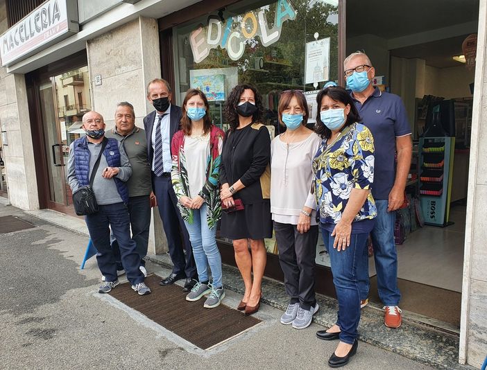 A Busto il certificato si ritira col giornale. Arriva l’anagrafe in edicola A Busto il certificato si ritira col giornale. Arriva l’anagrafe in edicola