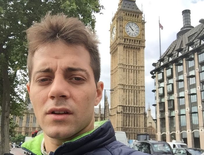 Marco Bragatti del Pirates Bay di Olgiate Olona si è aggiudicato il primo posto al contest Miglior Ospitalità Italiana Marco Bragatti del Pirates Bay di Olgiate Olona si è aggiudicato il primo posto al contest Miglior Ospitalità Italiana