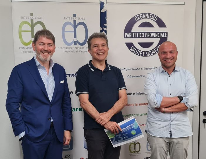Da sinistra Alessandro Minello (Università Ca' Foscari Venezia), Alessandro Castiglioni (presidente Enti Bilaterali Turismo Provincia di Varese) e Giuseppe D'Aquaro (presidente Ente Bilaterale Commercio Provincia di Varese)