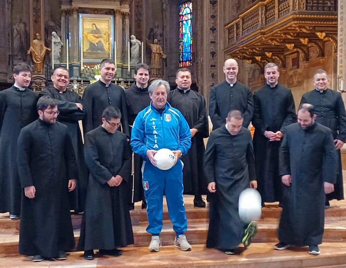 La Nazionale calcio sacerdoti fa ritiro fisico e spirituale nell'Alto Milanese