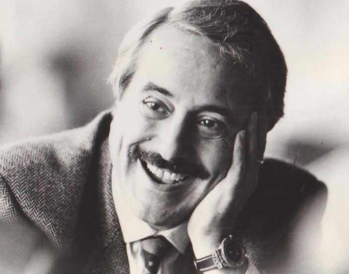 Giovanni Falcone (18 maggio 1939 - 23 maggio 1992) Giovanni Falcone (18 maggio 1939 - 23 maggio 1992)