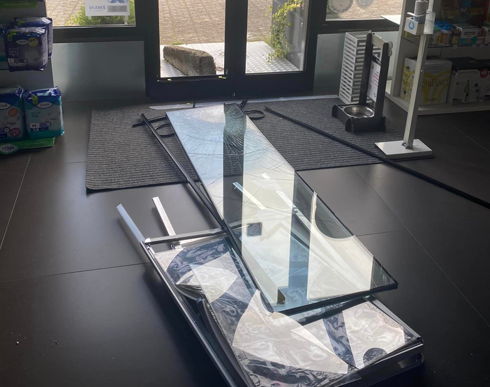 Una delle foto postate dalla farmacista