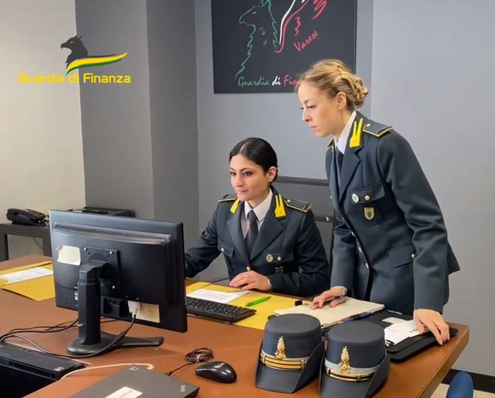 Crediti fittizi, società cartiere e false fatture: la Guardia di Finanza di Varese sequestra beni per 52 milioni. Indagate 65 persone Crediti fittizi, società cartiere e false fatture: la Guardia di Finanza di Varese sequestra beni per 52 milioni. Indagate 65 persone