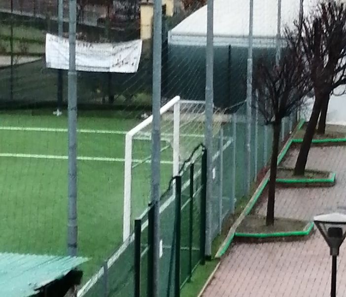 «È la bellezza dell'oratorio». La sorpresa al don milanista confezionata dagli adolescenti della parrocchia di San Giuseppe