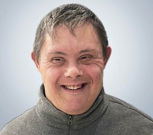 Addio a Giuseppe Massimo “Cuve” Cuvello: il sorriso che ha acceso una comunità