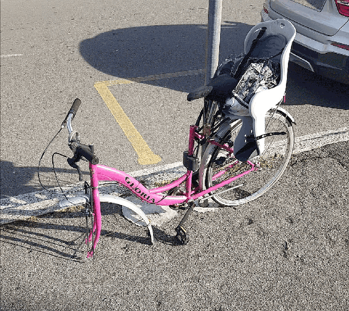 "te me mèni a dre?" - mi porti con te? "te me mèni a dre?" - mi porti con te?