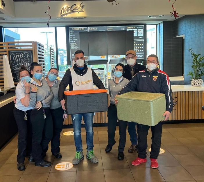Banco Alimentare e McDonald’s donano 138 pasti caldi a settimana in provincia di Varese