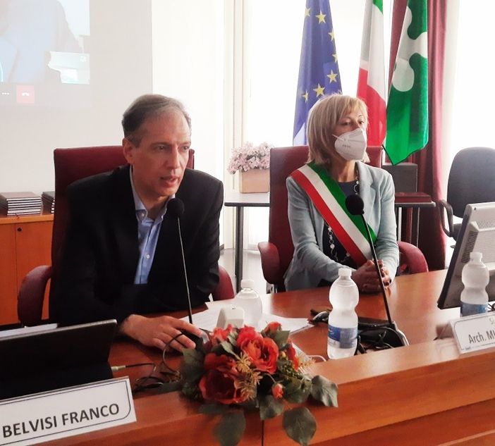 La giustizia spiegata dal sostituto procuratore Franco Belvisi La giustizia spiegata dal sostituto procuratore Franco Belvisi