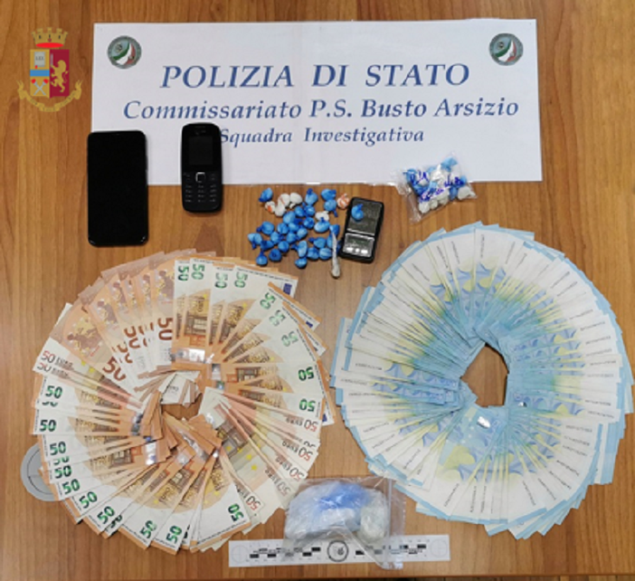La polizia di Busto arresta un &quot;ambulante&quot; della coca: aveva clienti tra Alto Milanese e Basso Varesotto