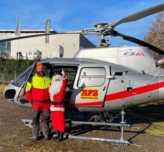 Alla materna di Mesenzana, Babbo Natale arriva in elicottero