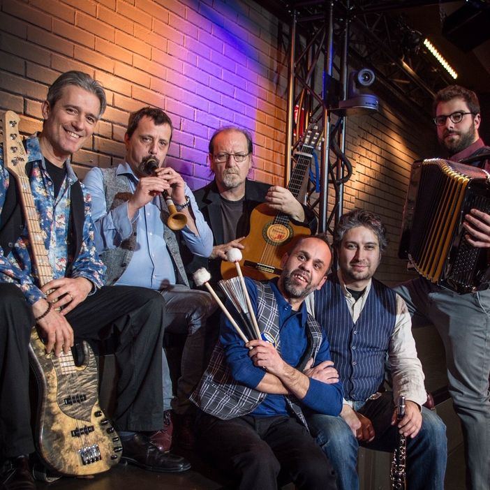 Veglione al teatro Sociale di Busto con Flavio Oreglio e gli Staffora Bluzer
