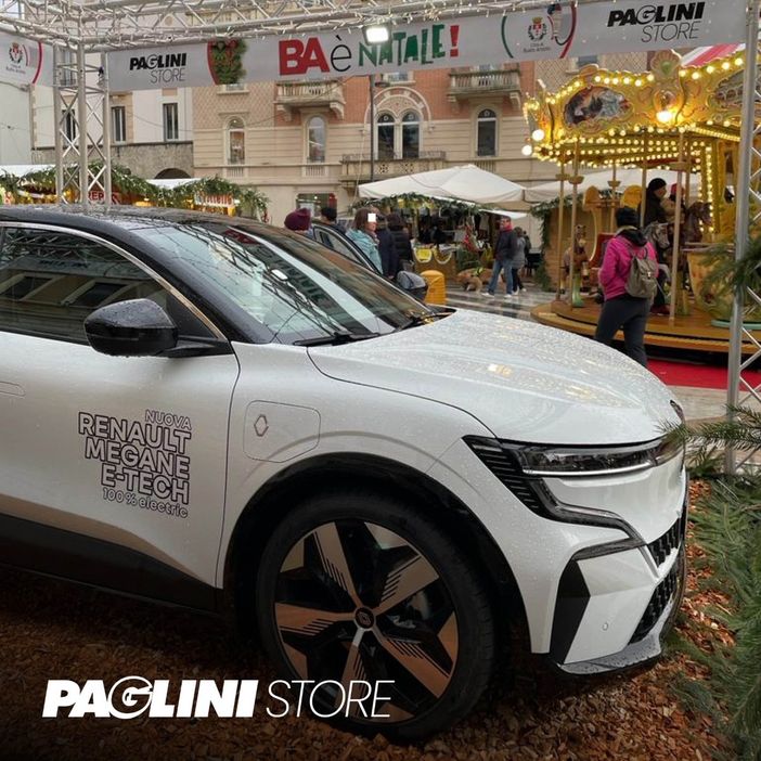 Il Natale è luce e musica, parola di Renault Mégane E-Tech