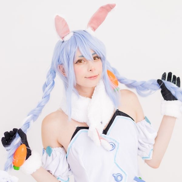 Eleonora Guglielmi alias Yuriko Tiger. Sotto: Federico Viola, doppiatore e nerd, incontrerà i fans a Milano Comics&Games Eleonora Guglielmi alias Yuriko Tiger. Sotto: Federico Viola, doppiatore e nerd, incontrerà i fans a Milano Comics&Games