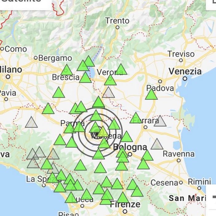 Paura per un terremoto in Emilia tra Reggio e Modena. «Seconda scossa di magnitudo 4.3 alle 21» Paura per un terremoto in Emilia tra Reggio e Modena. «Seconda scossa di magnitudo 4.3 alle 21»