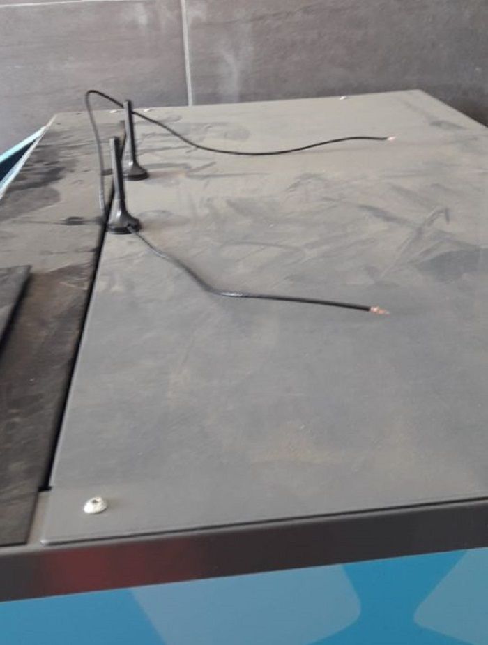 Il danneggiamento del distributore dei sacchetti a Gorla Minore Il danneggiamento del distributore dei sacchetti a Gorla Minore