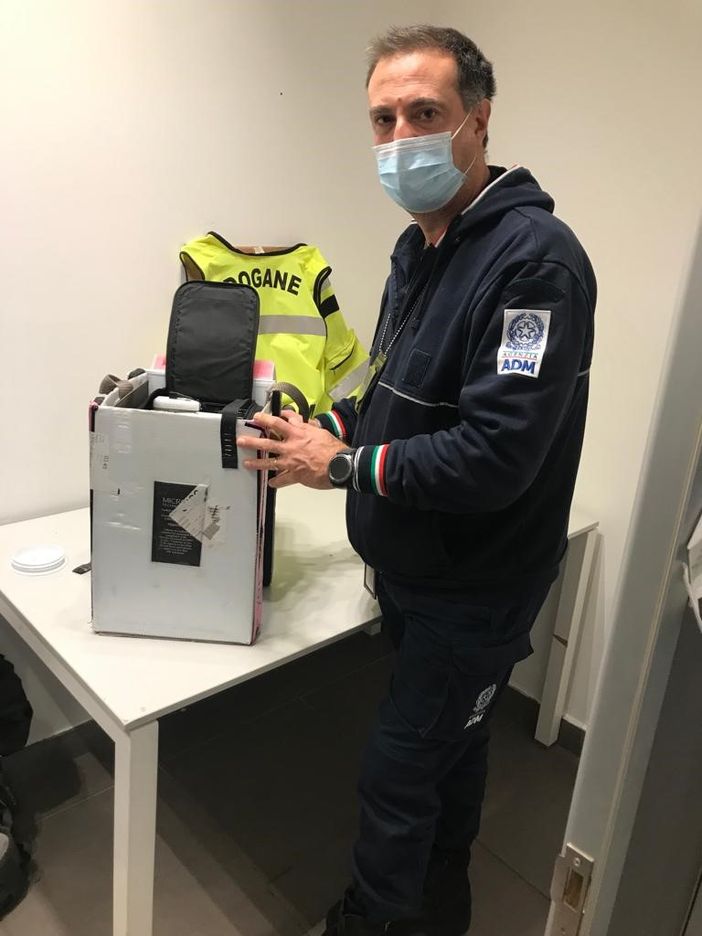 Il rinoceronte bianco è a forte rischio estinzione (foto da internet) Il rinoceronte bianco è a forte rischio estinzione (foto da internet)