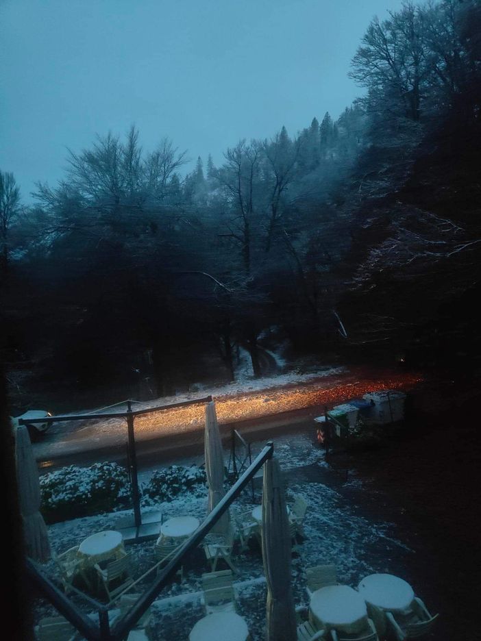 RISVEGLIO BIANCO. Dal Campo dei Fiori al lago delle Fate, Macugnaga e al Verbano Cusio Ossola: ecco a voi la neve RISVEGLIO BIANCO. Dal Campo dei Fiori al lago delle Fate, Macugnaga e al Verbano Cusio Ossola: ecco a voi la neve