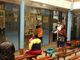 La sala d'attesa del dispensario costruito con i fondi raccolti da Associazione Christian a Kariobangi, Nairobi