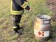 Sopralluogo a Fagnano: un primo telo per frenare l'odore di gas, ora si attende la bonifica