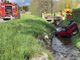 Auto si ribalta e finisce in un ruscello: ferita una 74enne