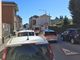 Ciclista a terra in via Bellini, soccorsi in azione vicino alle scuole Crespi