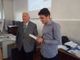 Franco Vitale premia uno studente