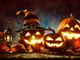 Il Bibliobus porta le letture di Halloween al mercato