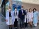 Alessandro Della Marra con le farmaciste della comunale 1 di viale Rimembranze dove è attivo il nuovo centro tamponi