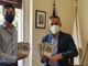 Cassano, l’azienda Pellegrini dona venti libri sul dialetto milanese alla biblioteca