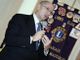 Il cavalier Danilo Francesco Guerini Rocco. Sotto, la breve cerimonia online con la presidente della Fondazione Lions Clubs