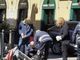 Il vento ha divelto un palo della segnaletica in via Veratti, ferita una donna