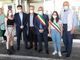 La famiglia di Laura Prati con il sindaco, la sindaca del Consiglio dei Ragazzi e l'ex vicesindaco Iametti. In fondo: altre immagini della cerimonia e, in video, parte del discorso del primo cittadino
