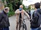 Il tour nei quartieri di Maggioni parte dalla “sua” San Michele. «Dalla piazza al Conventino, molto da sistemare»