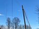 Via Rodari a Busto, i pali in legno della linea telefonica andrebbero sostituiti