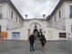 Le immagini arrivate in piazza Vittorio Emanuele a Busto con la vicesindaco Manuela Maffioli e Claudio Argentiero dell'Afi (foto del Comune di Busto)