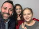 Pignatiello con la piccola ucraina Yeva e sua figlia Chiara
