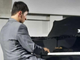 VIDEO. Manuel Pintau conquista la platea del Museo del Tessile con il concerto benefico per i suoi 18 anni