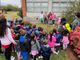 Una Paulownia per la scuola dell’infanzia Beata Giuliana. A metterla a dimora è il consigliere all’ecologia