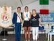 Caterina Bosetti, premiata ieri dal sindaco di Albizzate Mirko Zorzo e la sua vice Eliana Brusa (Fotografia Galbiati)