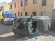 Auto si ribalta a Rho, ferite la conducente e la nipotina di tre anni Auto si ribalta a Rho, ferite la conducente e la nipotina di tre anni