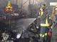 Cairate, incendio in un capannone
