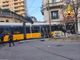 Tram deragliato, feriti non in pericolo di vita. Proseguono le indagini: ipotesi malore del conducente Tram deragliato, feriti non in pericolo di vita. Proseguono le indagini: ipotesi malore del conducente