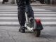 Milano, in due sul monopattino si scontrano con auto: muore ragazzo di 19 anni