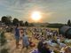 I varesini al Belvedere di Azzate in attesa dell'eclissi, poi nascosta dal formarsi di nubi all'orizzonte (foto Alessandro Galbiati) I varesini al Belvedere di Azzate in attesa dell'eclissi, poi nascosta dal formarsi di nubi all'orizzonte (foto Alessandro Galbiati)