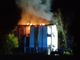 Incendio nella notte in un'abitazione di Cittiglio: evacuate due famiglie, salvate da un vicino di casa