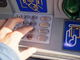 Saronno, truffa al bancomat: anziano derubato