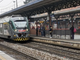 Saronno, rapinato 14enne in stazione. Minacciato e lasciato senza giacca