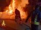 FOTO. Auto in fiamme nella notte a Bodio Lomnago: incendio spento dai vigili del fuoco