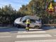 FOTO. Sbanda con l'auto e abbatte la recinzione di una casa: paura a Luino