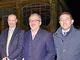 Roberto Maroni tra Alessandro Casali e Davide Cataldo durante una delle visite a Luino dell'ex ministro